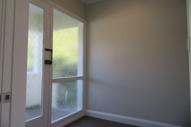 Photo of property in 24 Governor Road, Northland, Wellington, 6012