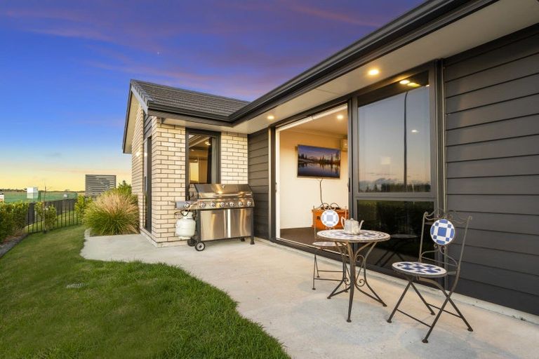 Photo of property in 5 Warlock Way, Papamoa, 3118