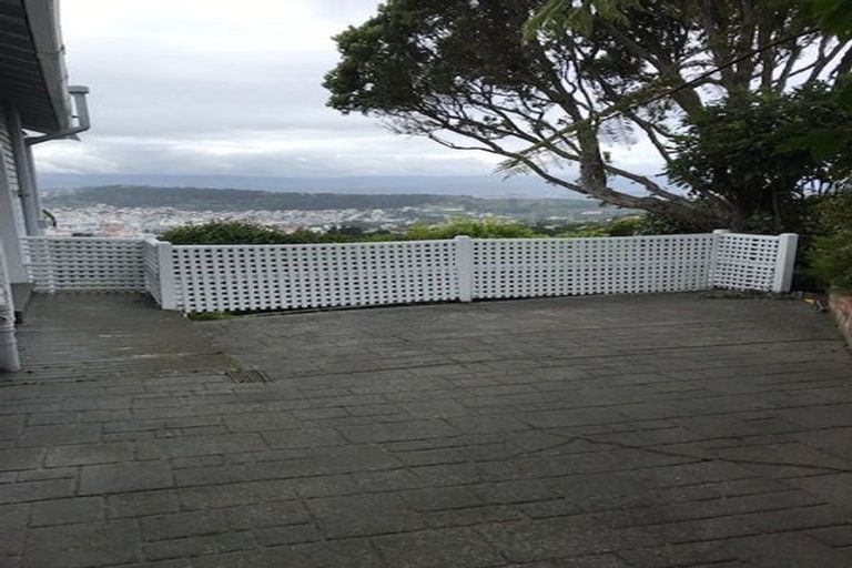 Photo of property in 11 Highbury Crescent, Highbury, Wellington, 6012