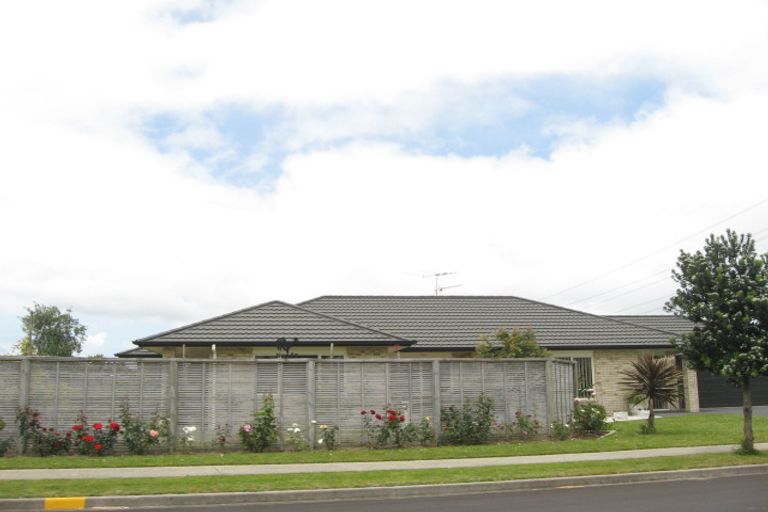 Photo of property in 2 Takatu Place, Takanini, 2112