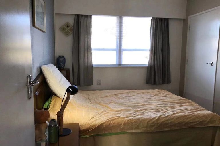 Photo of property in 20 Karaka Street, New Lynn, Auckland, 0600