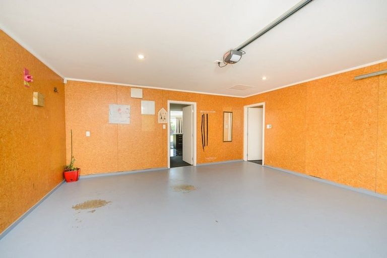 Photo of property in 2a Galea Grove, Kelvin Grove, Palmerston North, 4414