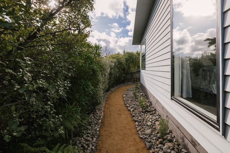 Photo of property in 1 Annandale Avenue, Takaro, Palmerston North, 4410