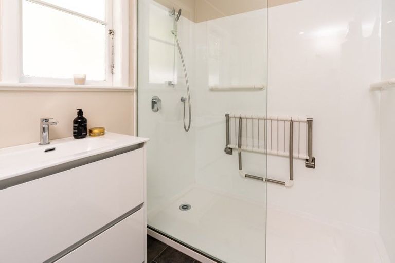 Photo of property in 51 Middleton Road, Johnsonville, Wellington, 6037