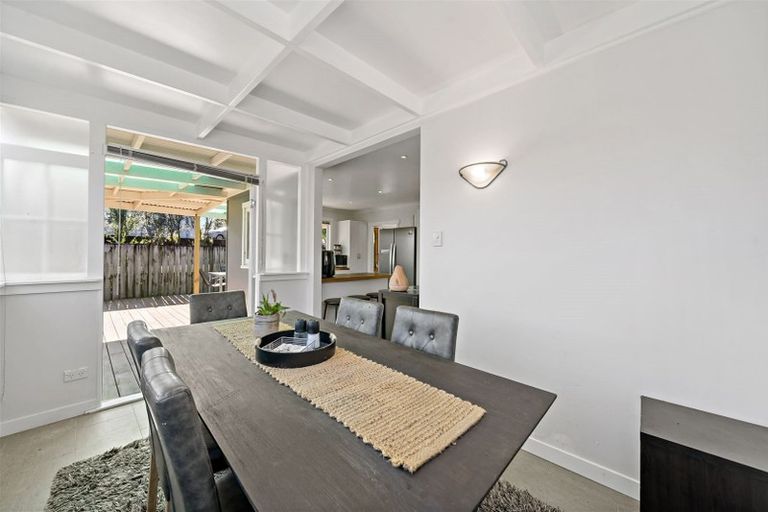 Photo of property in 140 Don Buck Road, Massey, Auckland, 0614