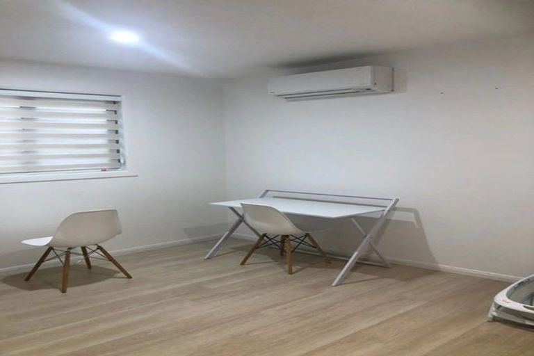 Photo of property in 42 Archers Road, Glenfield, Auckland, 0629