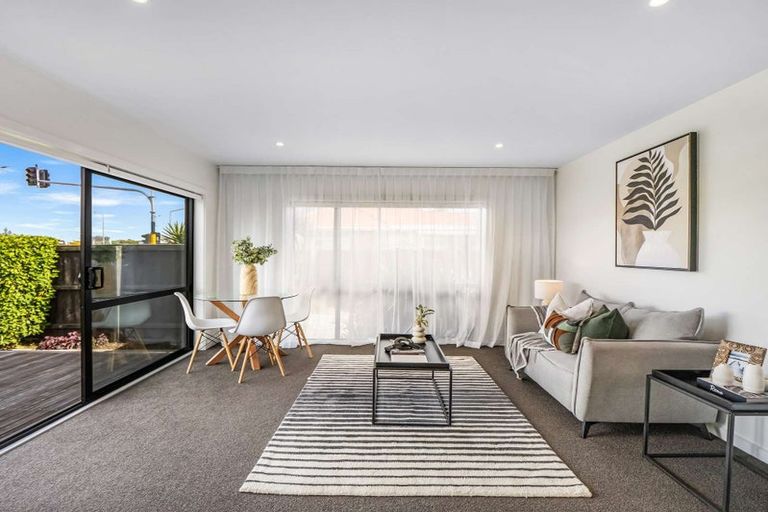 Photo of property in 1/42 Northcote Road, Northcote, Christchurch, 8052