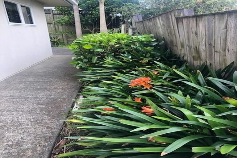 Photo of property in 4a/3 Corrella Road, Belmont, Auckland, 0622