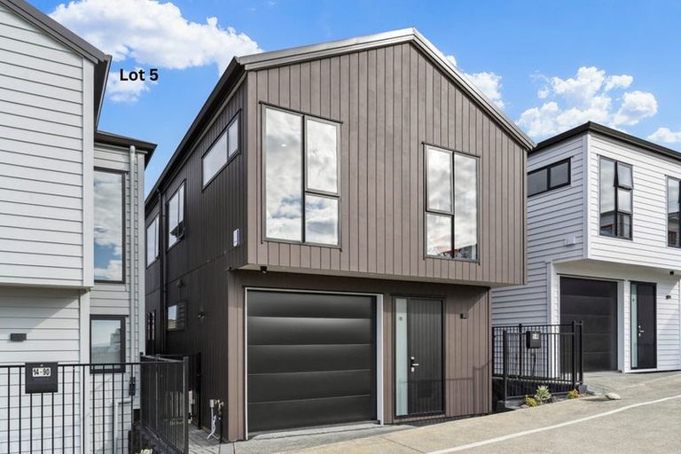 Photo of property in 10/90 Picasso Drive, West Harbour, Auckland, 0618