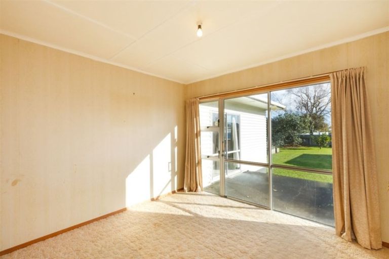 Photo of property in 11 Somerset Crescent, Highbury, Palmerston North, 4412
