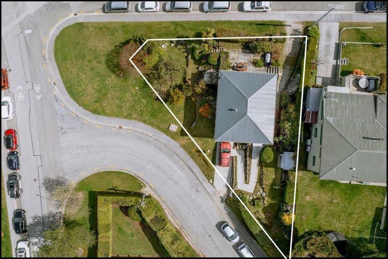 Photo of property in 1 Suburb Street, Queenstown, 9300