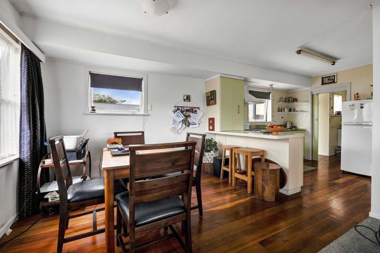 Photo of property in 1 Regan Street, Stratford, 4332