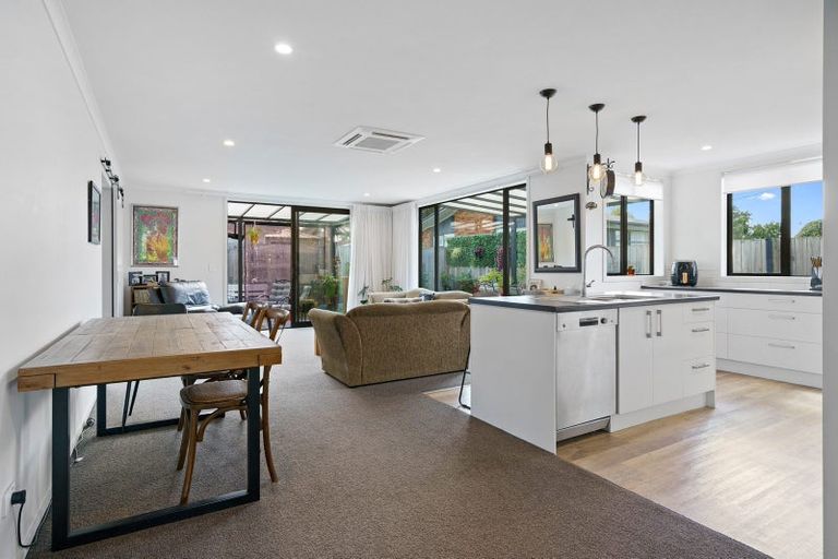 Photo of property in 285 Shakespeare Street, Leamington, Cambridge, 3432