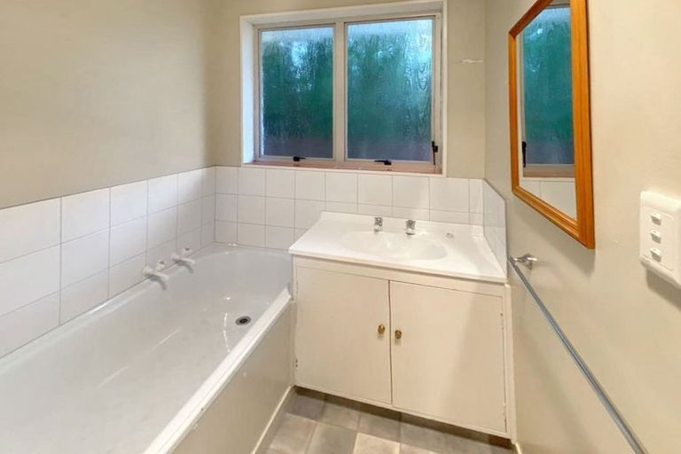 Photo of property in 46 Prestons Road, Redwood, Christchurch, 8051