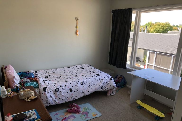 Photo of property in 1/19 Newbridge Place, Ilam, Christchurch, 8041