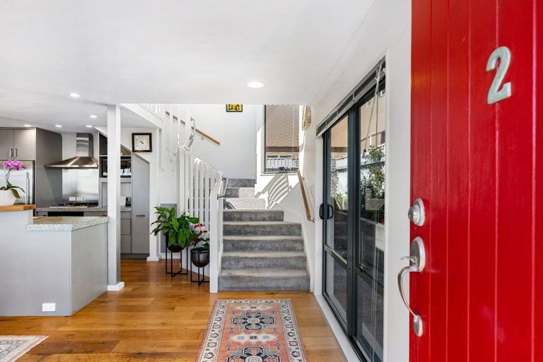 Photo of property in 2 North Terrace, Westshore, Napier, 4110