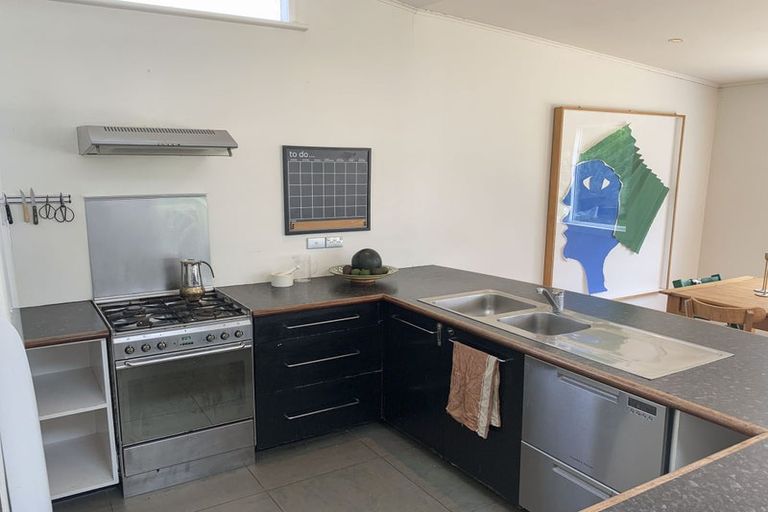 Photo of property in 9 School Road, Morningside, Auckland, 1021