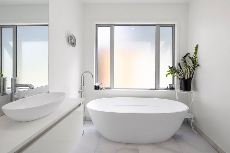 Photo of property in 1 Le Quesnoy Place, Cambridge, 3434