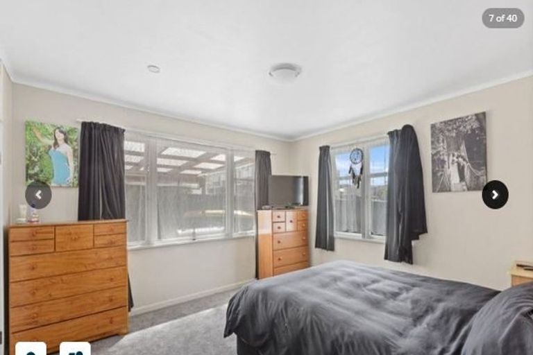 Photo of property in 102 Taikata Road, Te Atatu Peninsula, Auckland, 0610