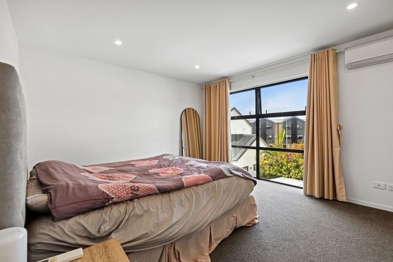 Photo of property in 10 Tihema Lane, Westgate, Auckland, 0614