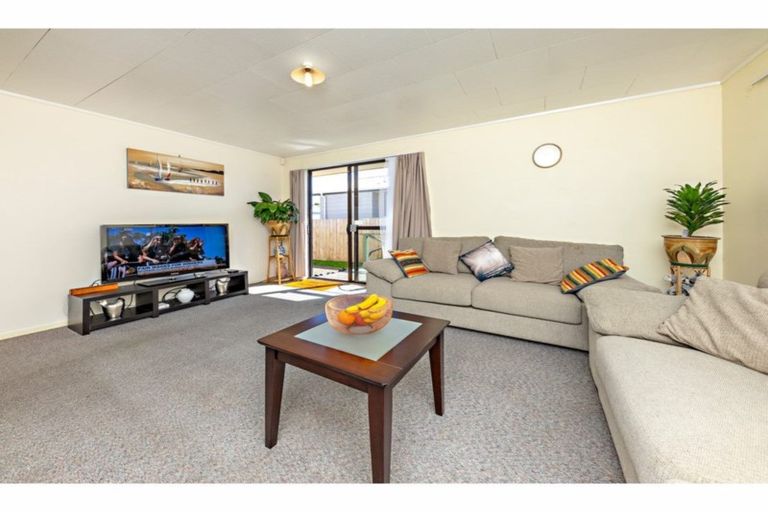 Photo of property in 3/35 Waterview Road West, Takanini, 2112