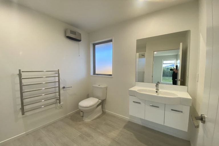 Photo of property in 24 Burnham School Road, Rolleston, 7614