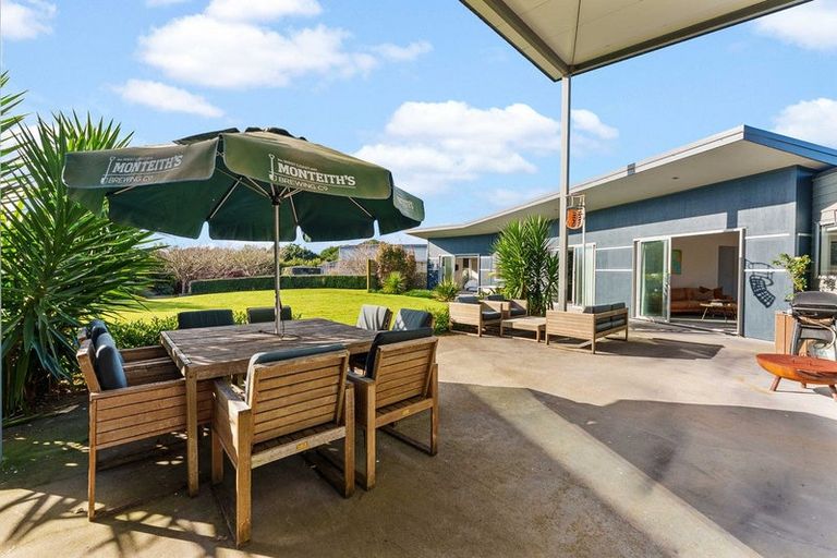 Photo of property in 68 Mcgiven Drive, Ridgewood, New Plymouth, 4371