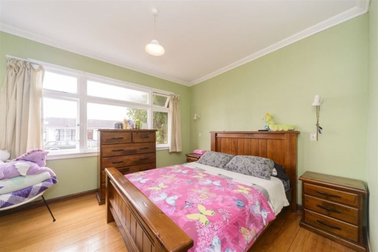 Photo of property in 77 Hillcrest Drive, Kelvin Grove, Palmerston North, 4414