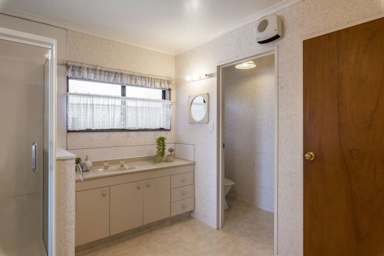 Photo of property in 82 Kapanui Road, Waikanae, 5036