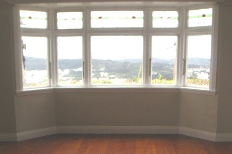 Photo of property in 12 Karepa Street, Brooklyn, Wellington, 6021