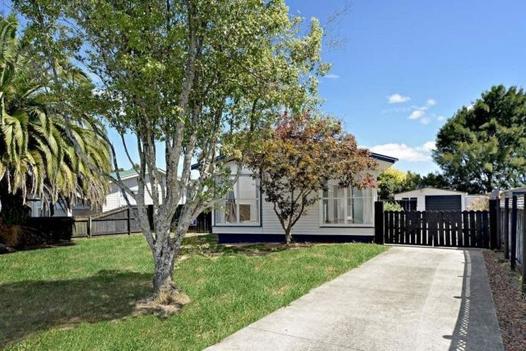 Photo of property in 21 John Gray Street, Papakura, 2110