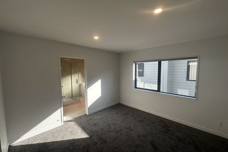 Photo of property in 39a Kuripaka Crescent, The Gardens, Auckland, 2105