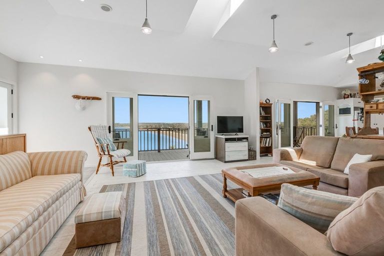 Photo of property in 487 Hibiscus Coast Highway, Orewa, 0931