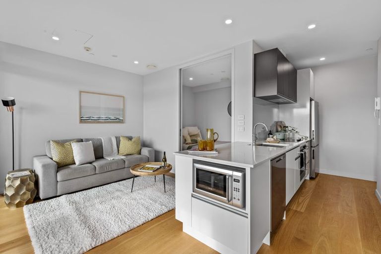 Photo of property in Frank Sargeson Apts, 302/80 Anzac Street, Takapuna, Auckland, 0622