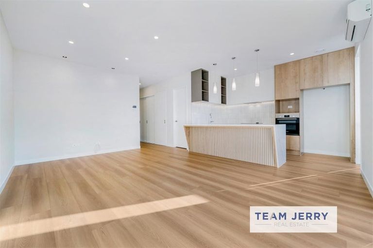 Photo of property in 5 Puihi Crescent, Massey, Auckland, 0614