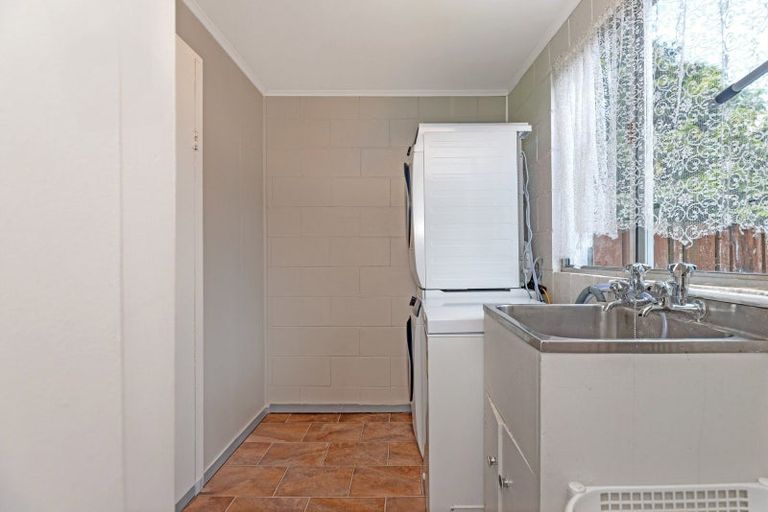 Photo of property in 2/10 Queens Road, Elgin, Gisborne, 4010