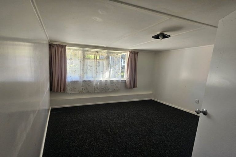 Photo of property in 30 Memorial Drive, Parahaki, Whangarei, 0112