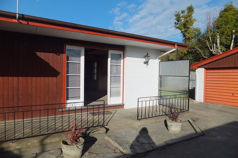 Photo of property in 2/184 Centaurus Road, Saint Martins, Christchurch, 8022