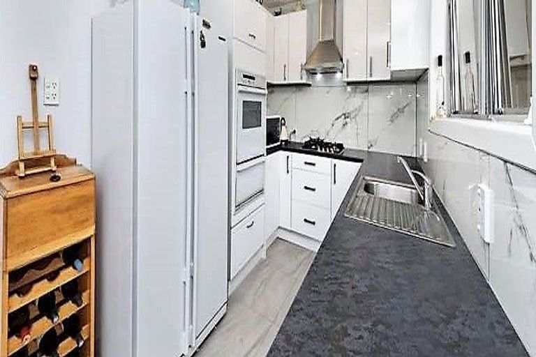 Photo of property in 47 Hartley Terrace, Massey, Auckland, 0614