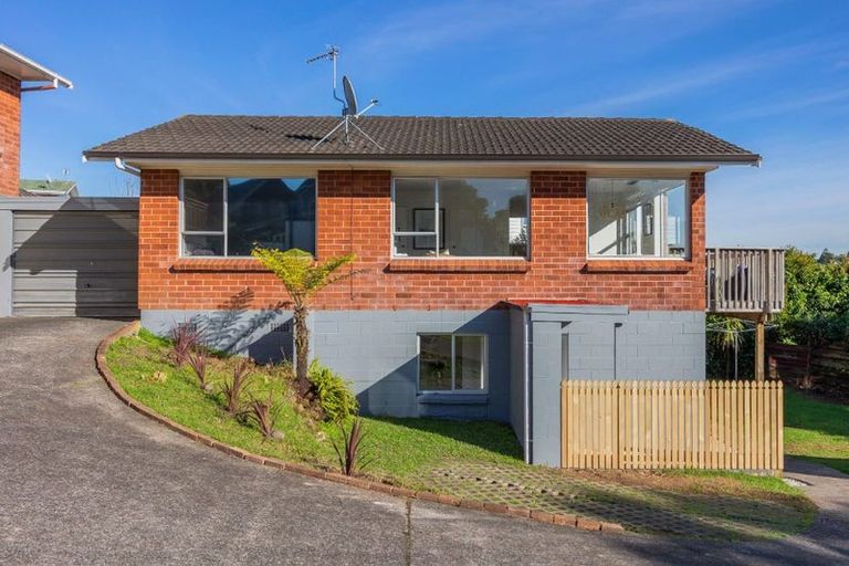 Photo of property in 1/27 Shanaway Rise, Hillcrest, Auckland, 0627