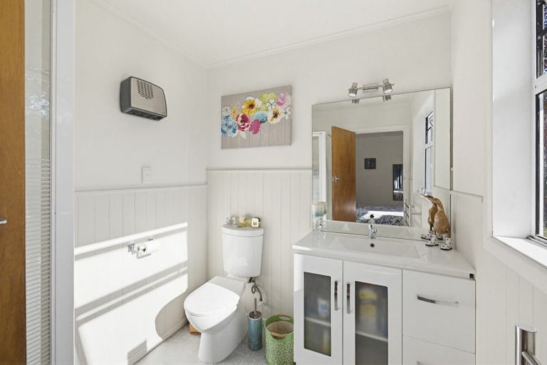 Photo of property in 594 Waitohu Valley Road, Manakau, Otaki, 5583