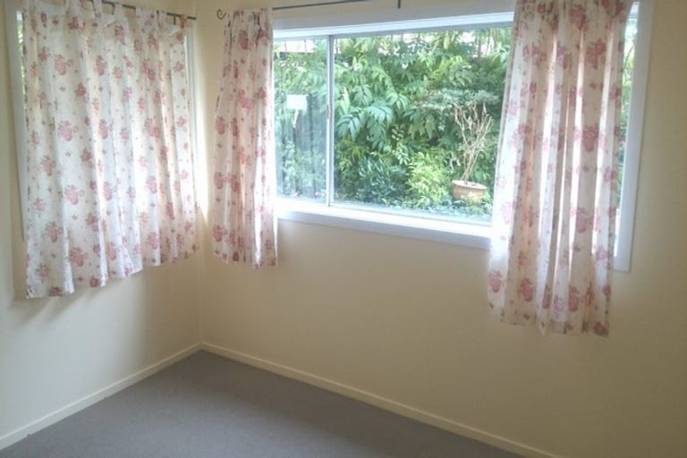 Photo of property in 22 Colin Wild Place, Glenfield, Auckland, 0629