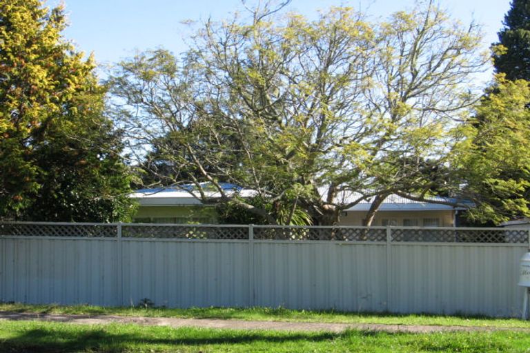 Photo of property in 51 Konini Road, Titirangi, Auckland, 0604