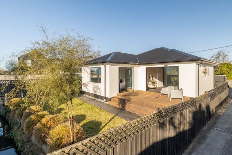 Photo of property in 257a Edgeware Road, Edgeware, Christchurch, 8013