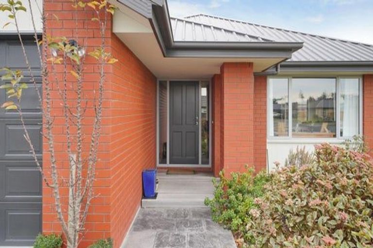 Photo of property in 17 Galatos Street, Rangiora, 7400
