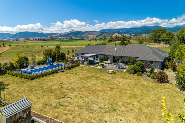 Photo of property in 10 Eves Valley Road, Brightwater, 7091