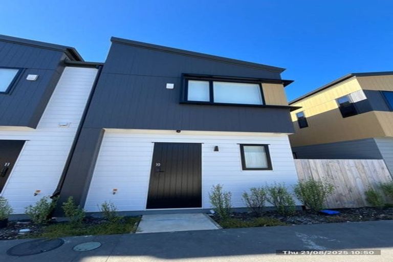Photo of property in 10/241 Don Buck Road, Massey, Auckland, 0614