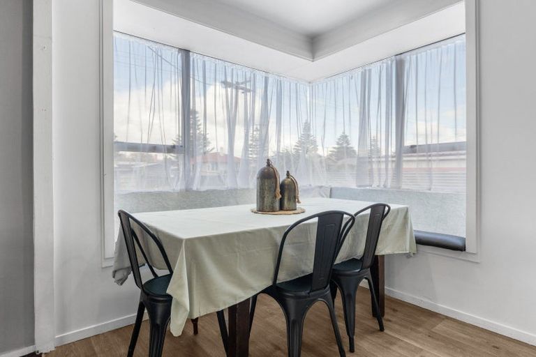 Photo of property in 18 Ngaire Street, Longburn, Palmerston North, 4412