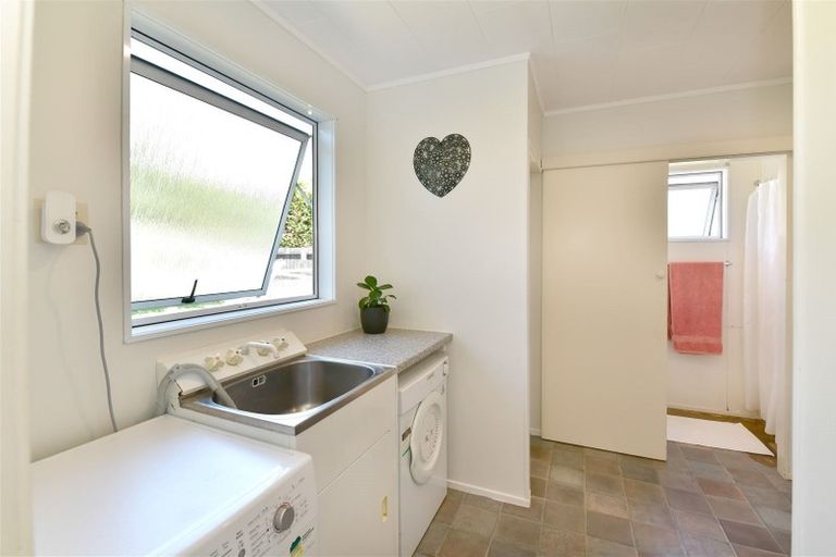 Photo of property in 31 Hammond Avenue, Hatfields Beach, Orewa, 0931