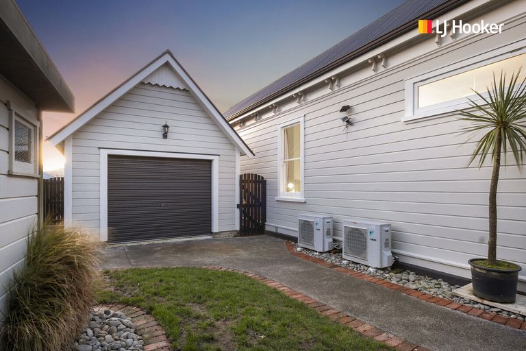 Photo of property in 73 Royal Crescent, Saint Kilda, Dunedin, 9012